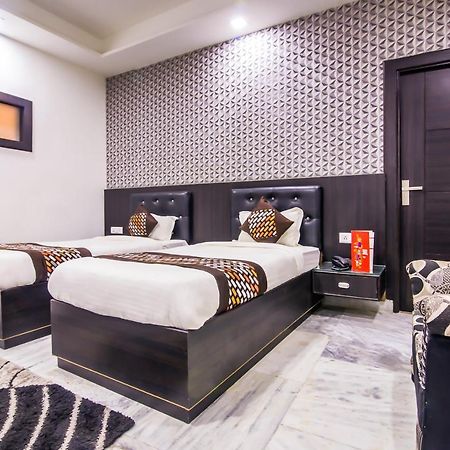 阿格拉 Oyo 8888 Riga Hs Deluxe酒店 外观 照片